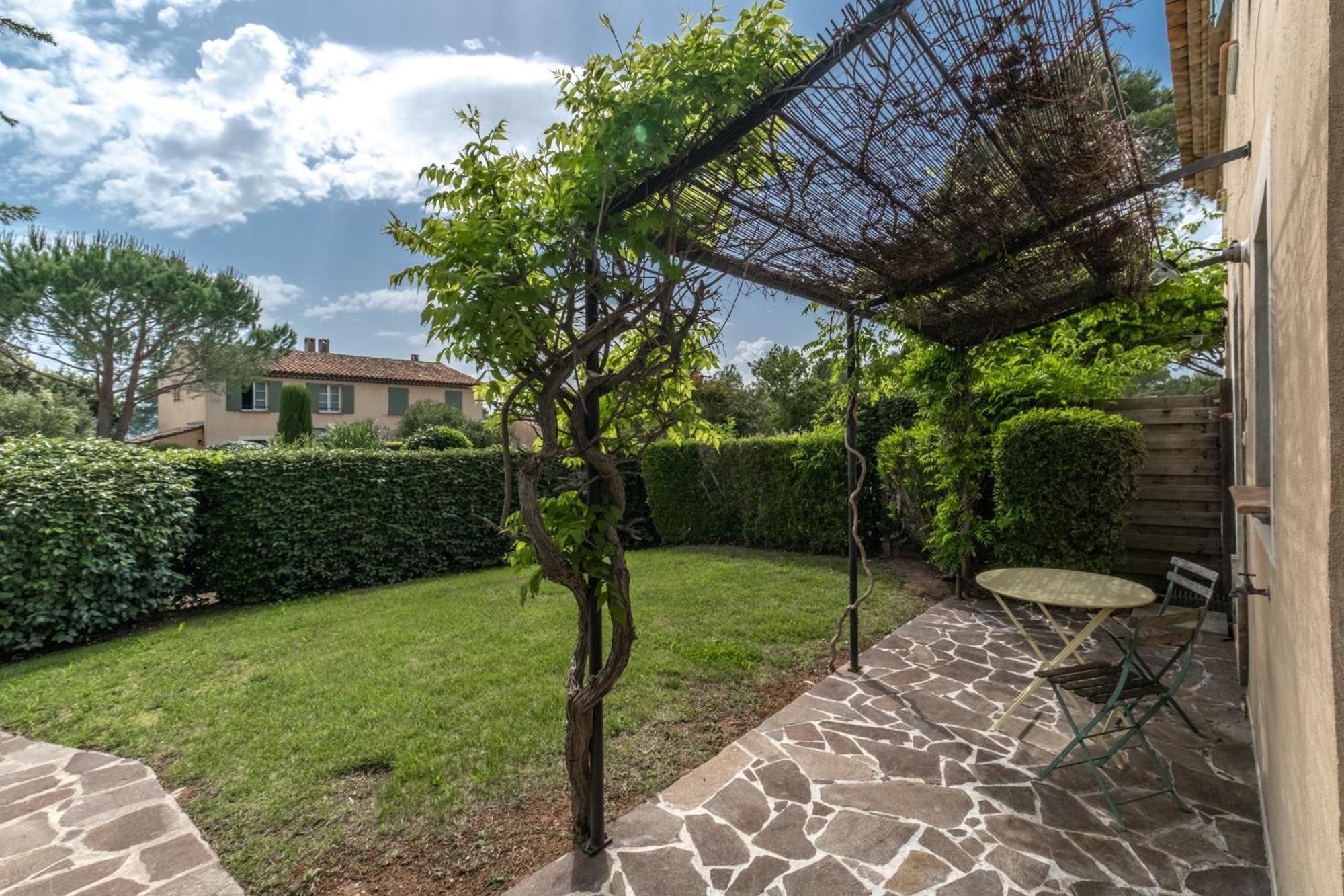 Les Appartements Et Maisons Du Domaine De Saint Endreol Golf & Spa Resort 라모테 외부 사진